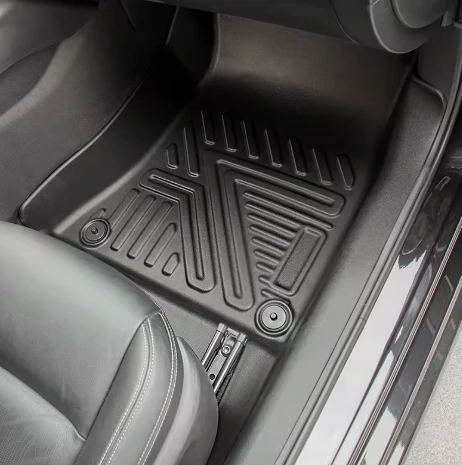 Tapete TapeCarbon instalado en un Volkswagen Jetta 2023