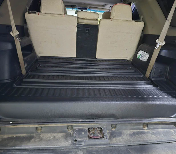 Tapete TapeCarbon instalado en un Nissan Kicks 2024